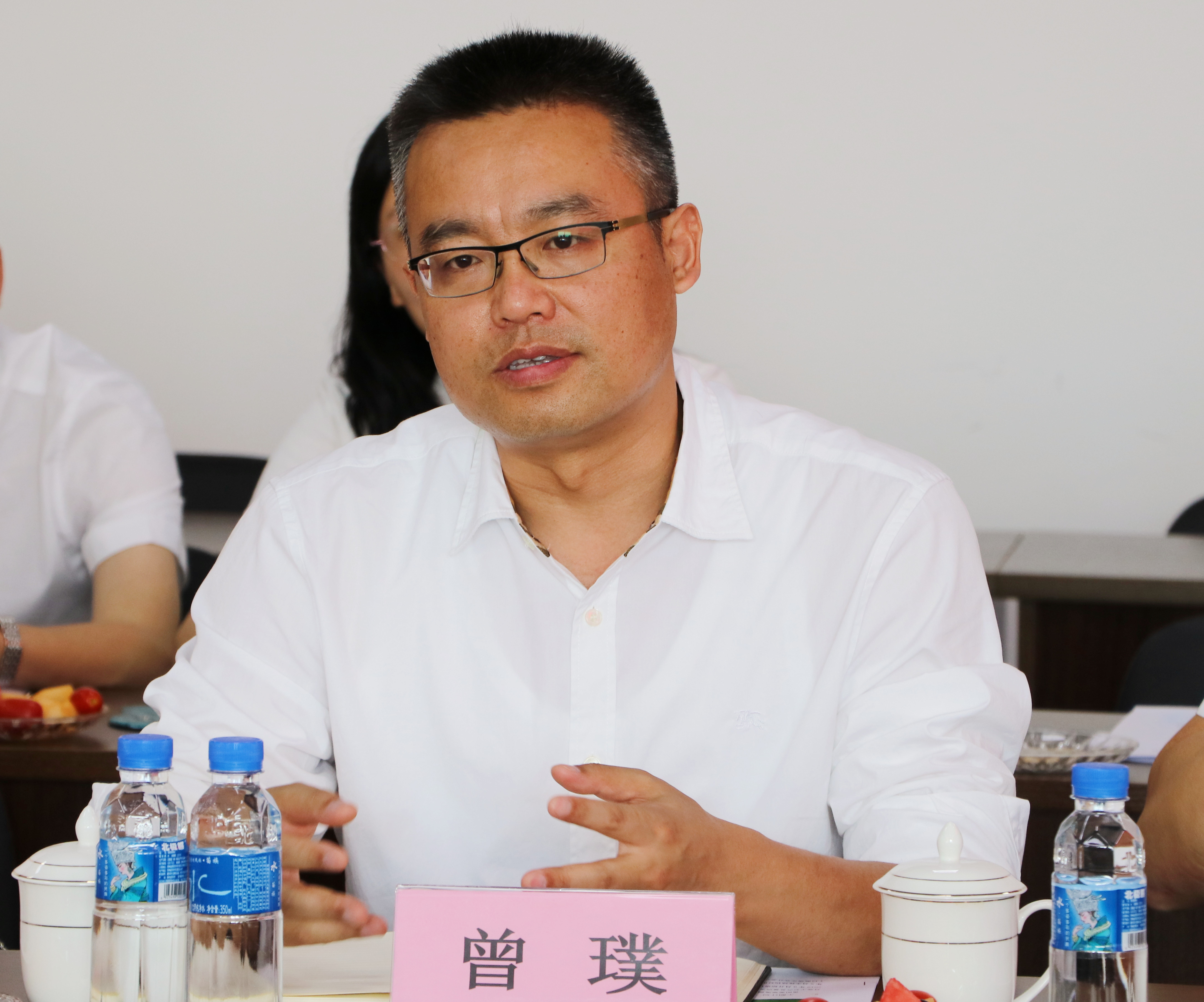 曾璞_副本.jpg 曾璞_副本.jpg